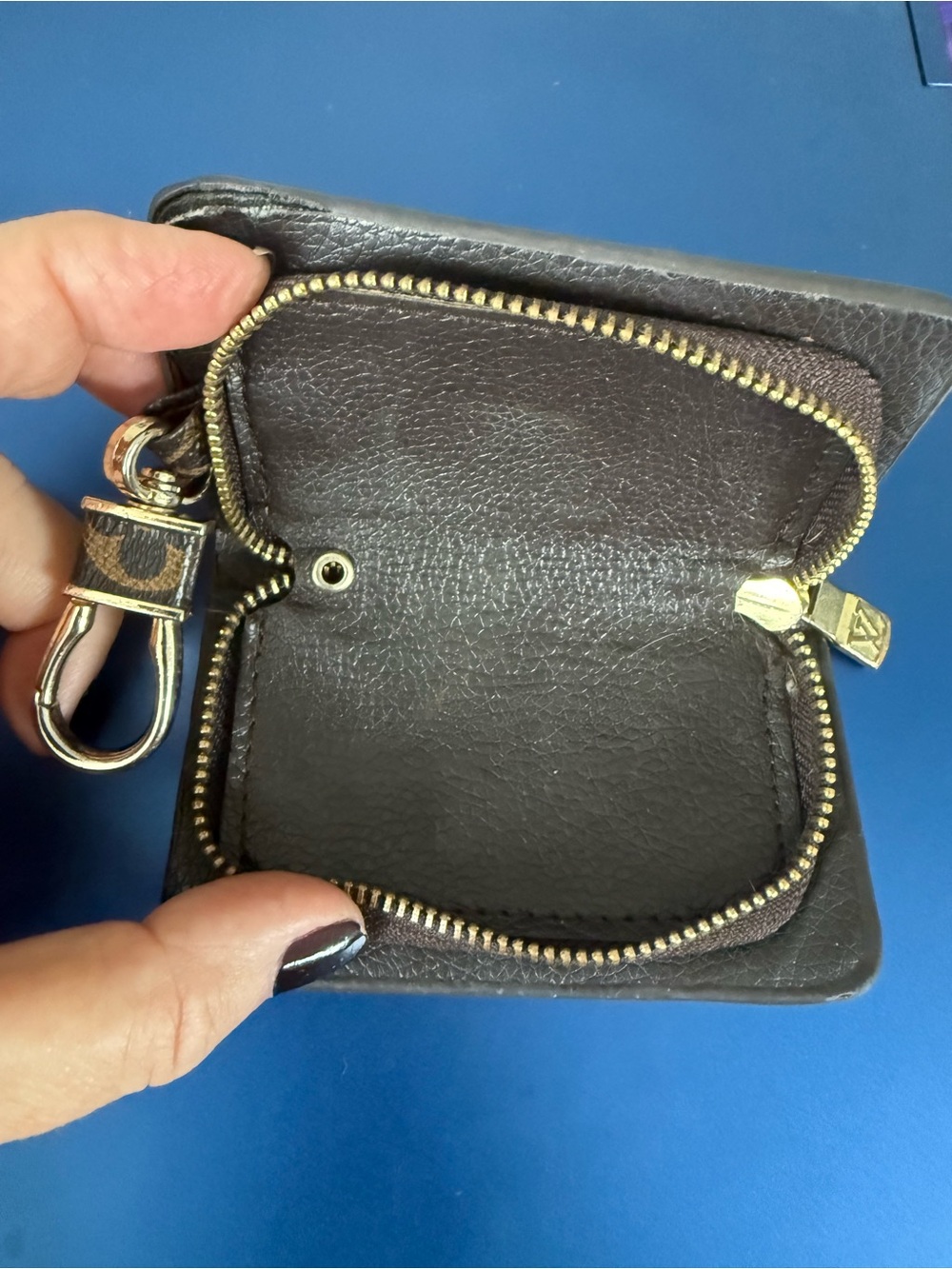 Louis Vuitton Monogram Key Pouch -need repair - Picture 2 of 9